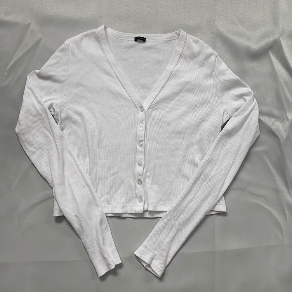 Brandy Melville Veronica button up top
